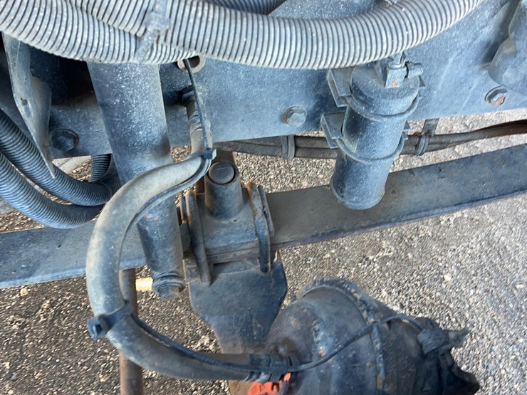 2004-caterpillar-c12-image-17