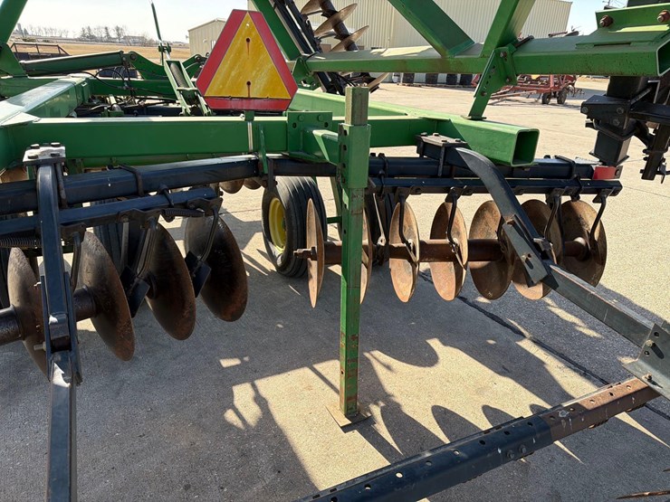 john-deere-630-image-27