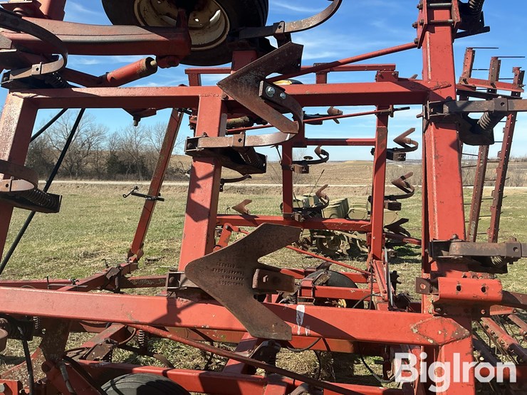 hesston-2210-image-15