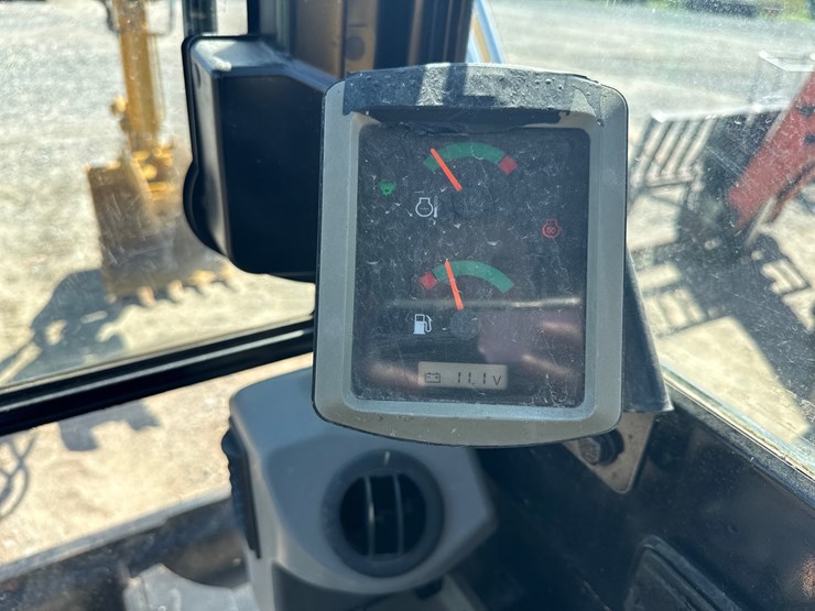 2017-caterpillar-305.5e2-image-26