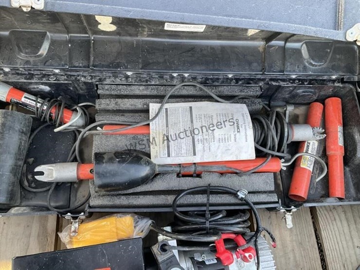 pallet-of-assorted-tools-and-equipment-image-5