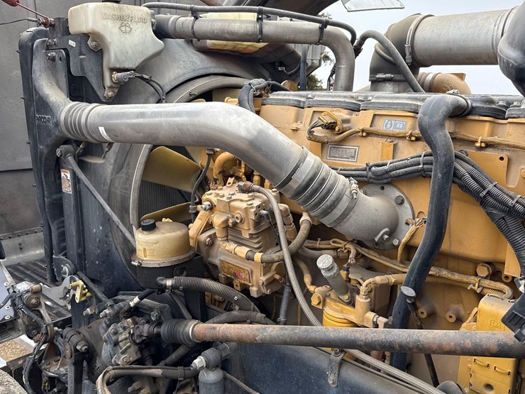 2016-peterbilt-389-image-111