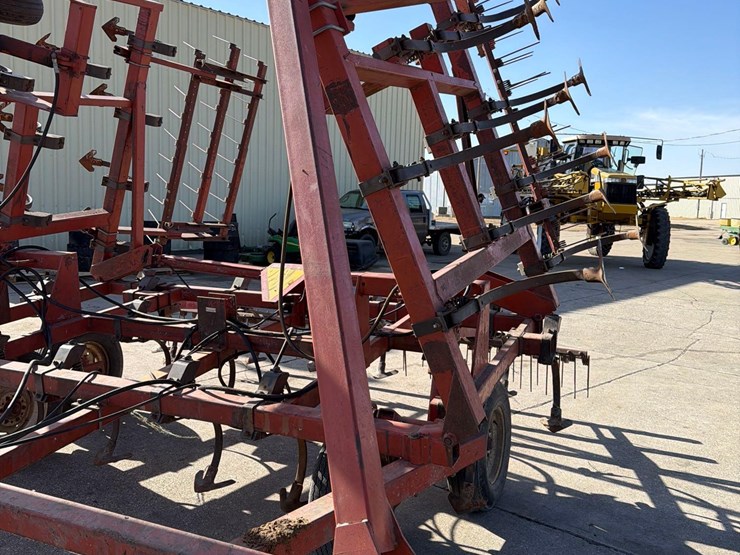 hesston-2210-image-10