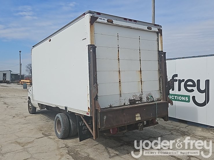 2002-ford-e450-image-4