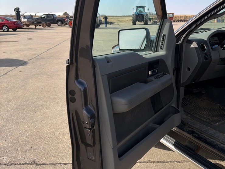 2004-ford-f150-image-29