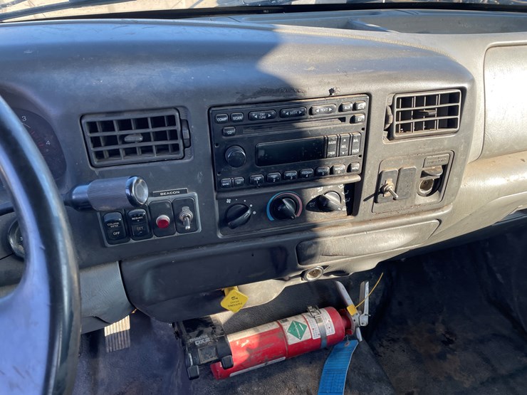 2009-ford-f750-xlt-image-36