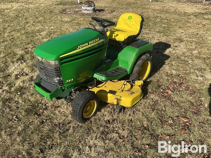 john-deere-345-image-1