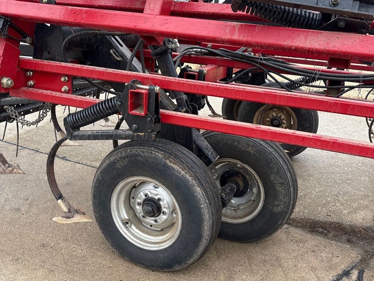 2011-case-ih-200-image-13