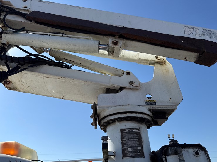 2007-ford-f550-image-23