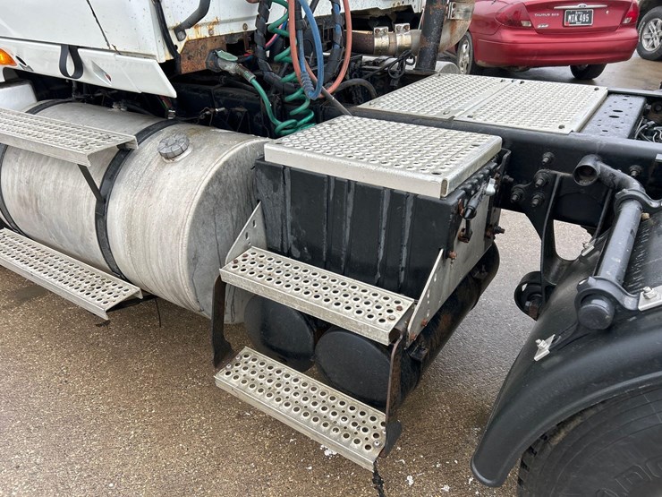 2011-international-prostar-image-20