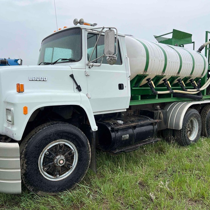 1995 FORD L8000