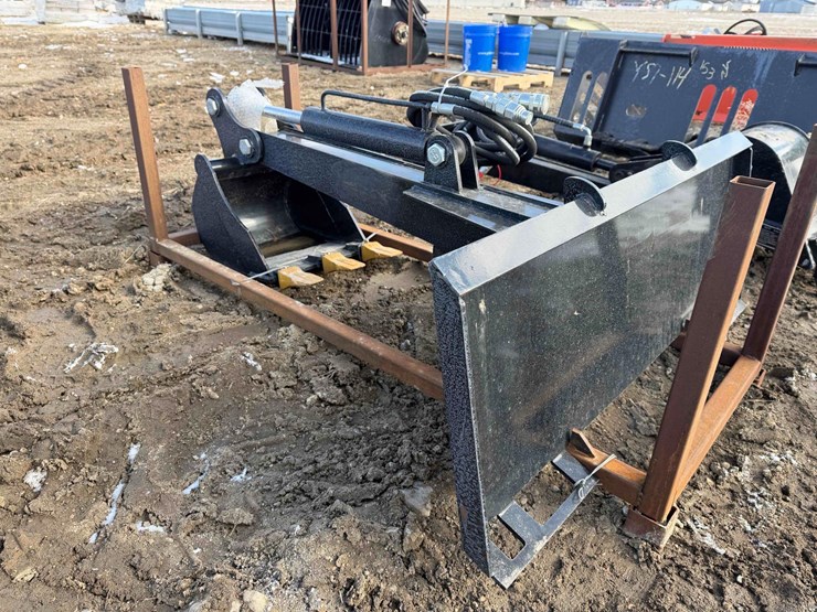 skid-steer-backhoe-image-3