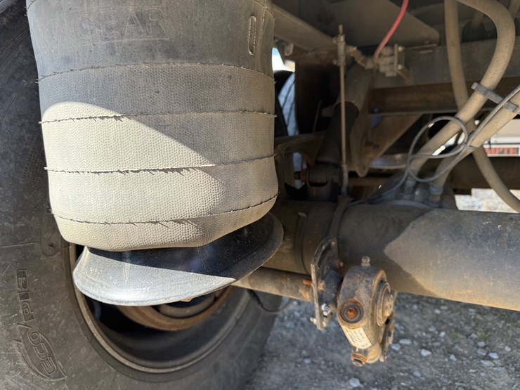 2015-timpte-hopper-bottom-image-13