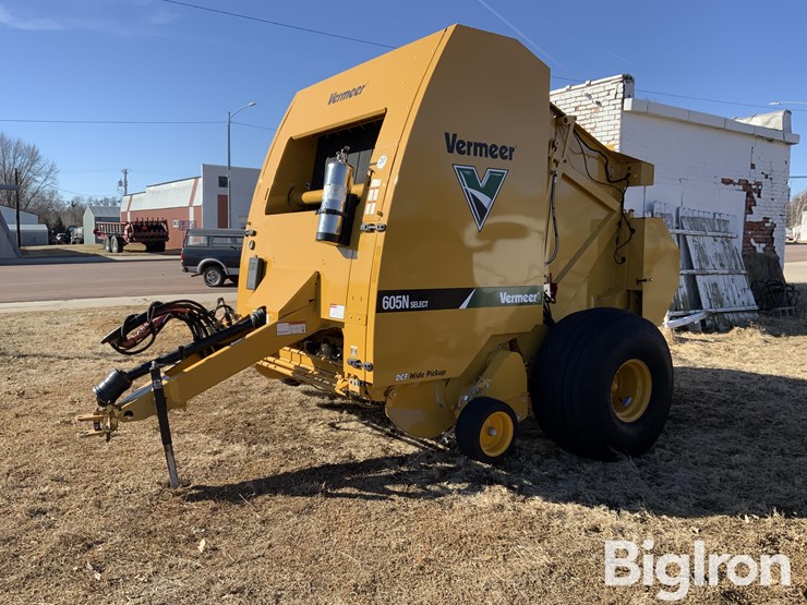 2022-vermeer-605n-image-1