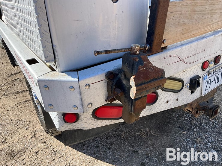 2015-chevrolet-silverado-2500hd-image-16