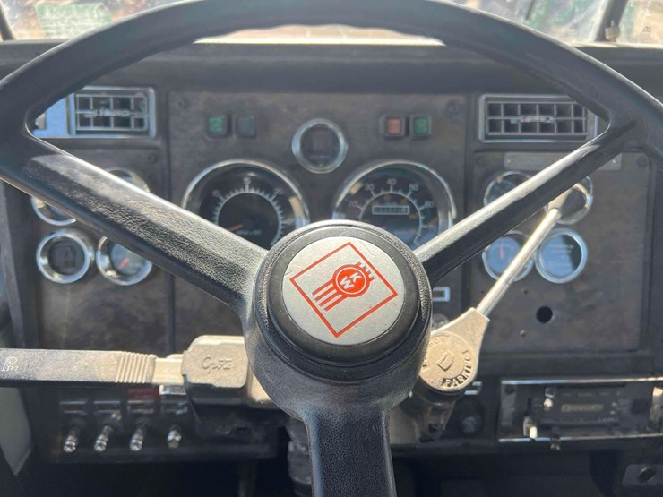 1995-kenworth-t800b-image-10