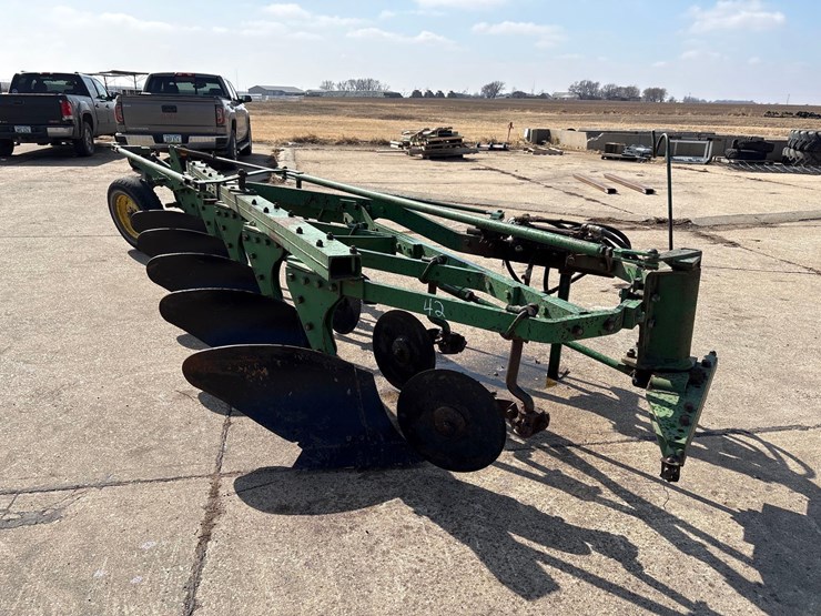 john-deere-5-image-1