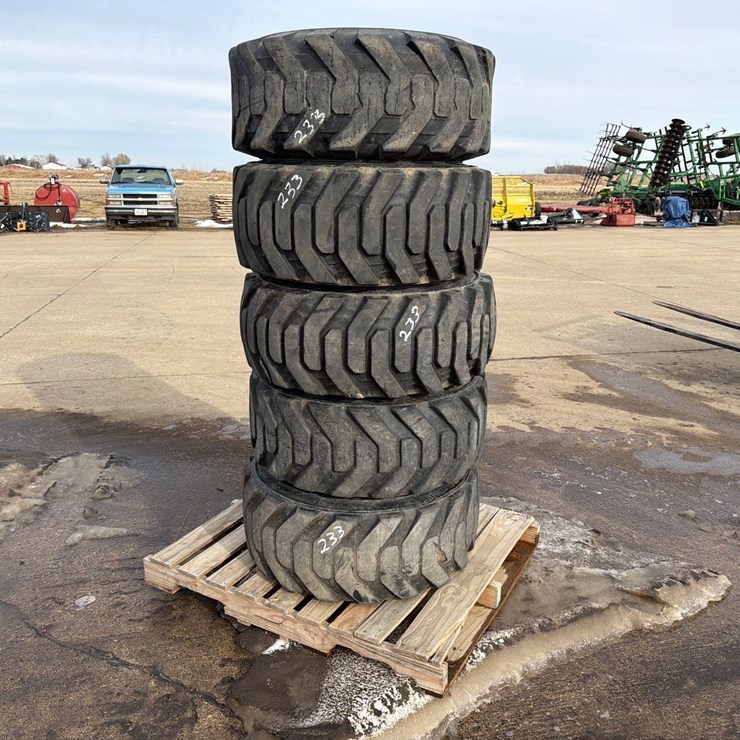 5-14-17.5 Skidloader Tires