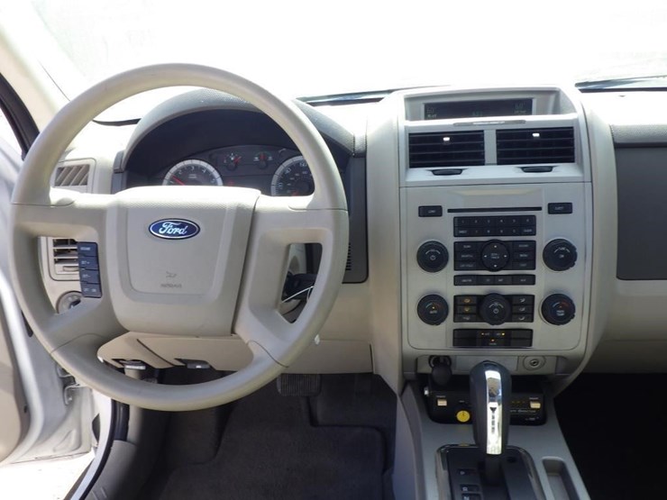 2008-ford-escape-image-9
