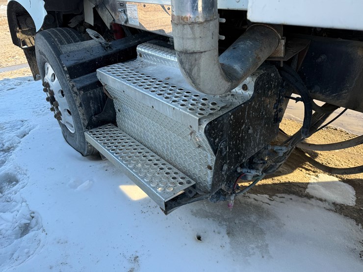 2010-kenworth-t800-image-15