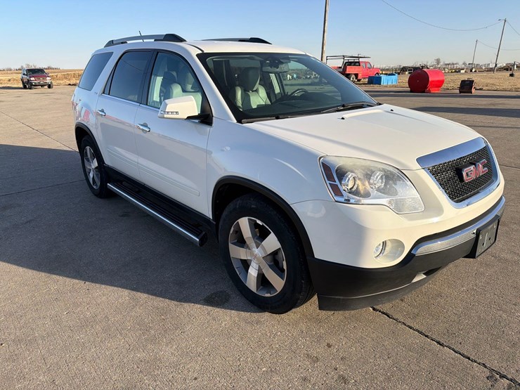 2010-gmc-acadia-slt-image-3