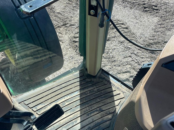 2004-john-deere-8120-image-43