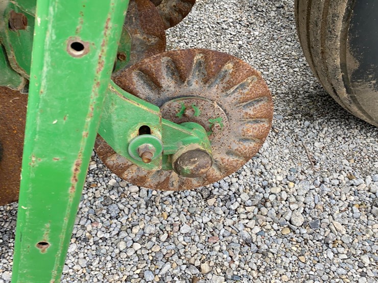john-deere-7240-image-47