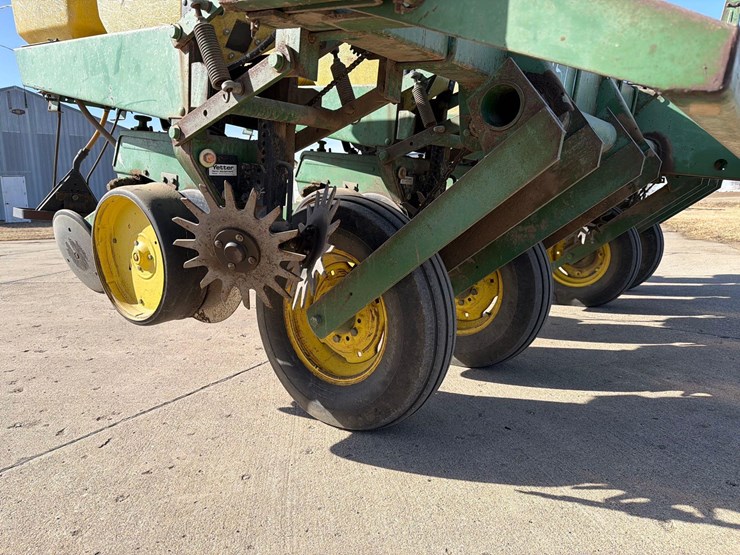 john-deere-7000-image-9