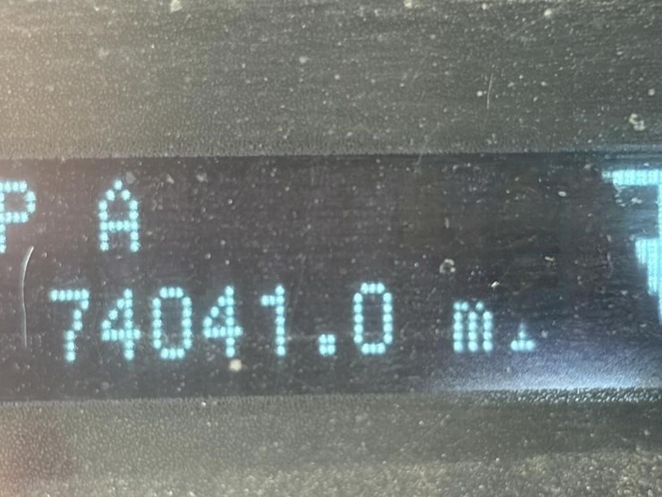 2014-ford-f150-xl-image-12