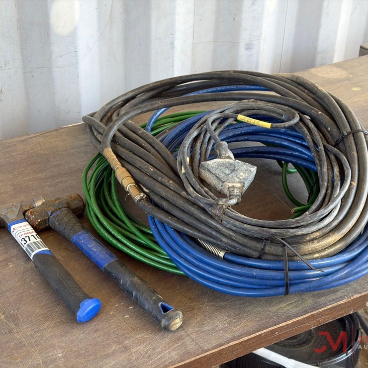 HAMMERS AND VARIOUS AIR HOSES