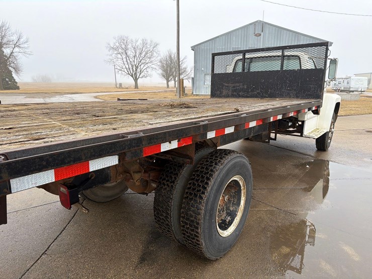 1990-ford-f700-image-26