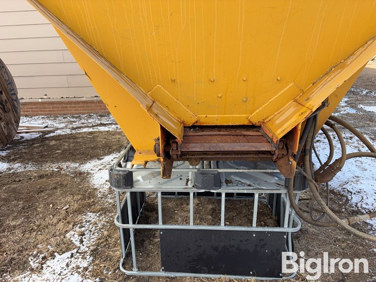 monroe-south-dakota-v-box-spreader/sander-image-15