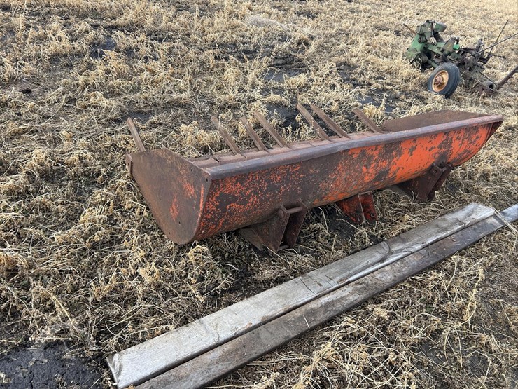 farmhand-7ft-bucket-image-3