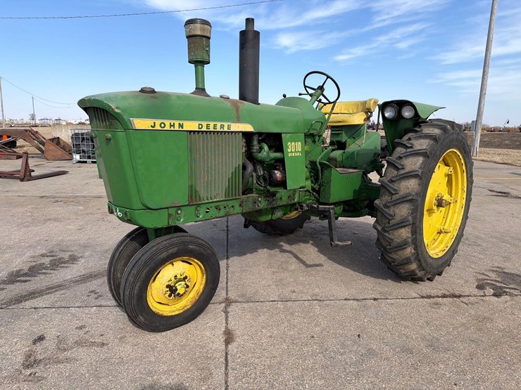john-deere-3010-image-1