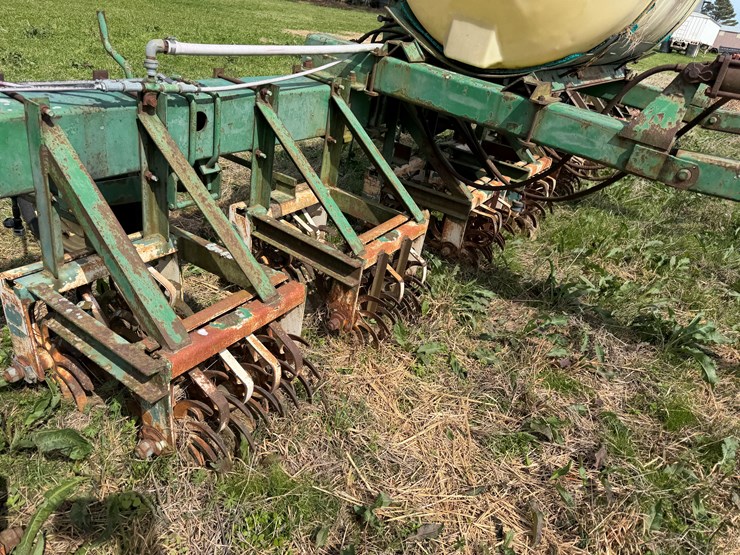 john-deere-12-image-38