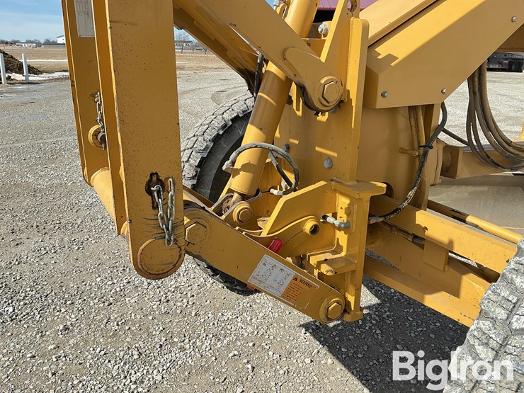 2004-caterpillar-140h-image-9