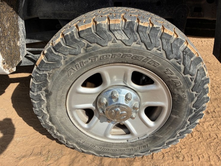 2018-dodge-2500-image-11