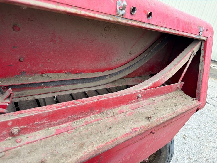 new-holland-271-image-28