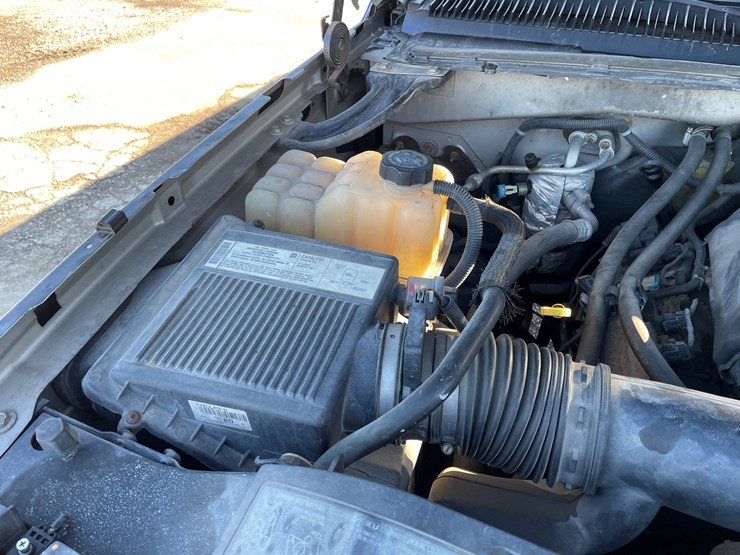 2005-chevrolet-3500-image-19