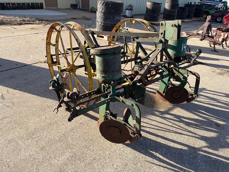 john-deere-2-image-1