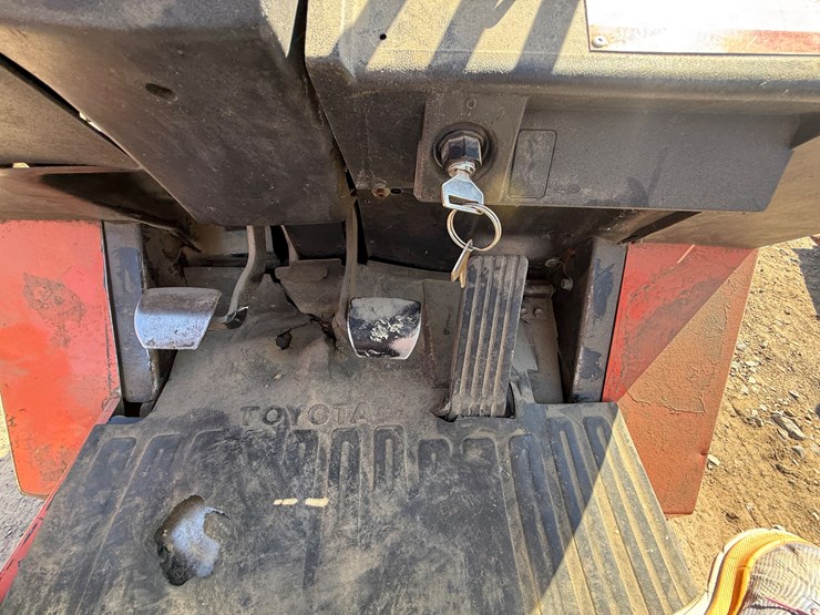 toyota-7fgcu25-image-41