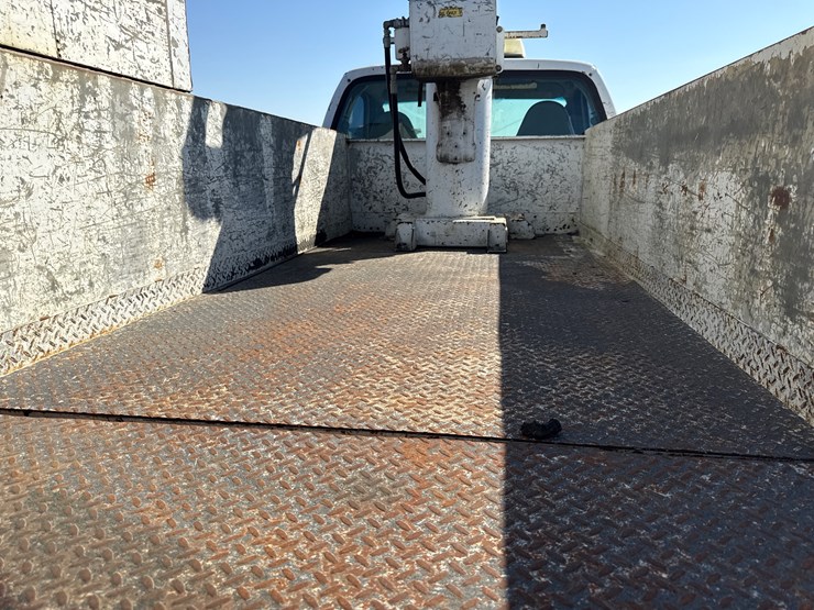 2007-ford-f550-image-26