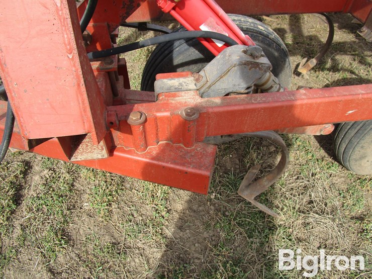 hesston-2210-image-13