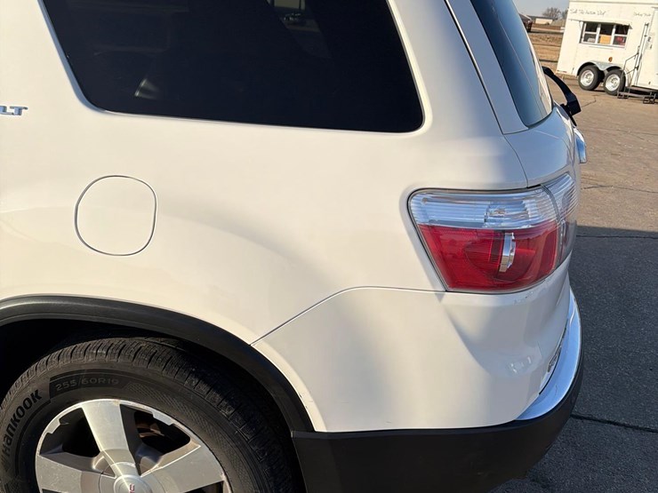 2010-gmc-acadia-slt-image-21