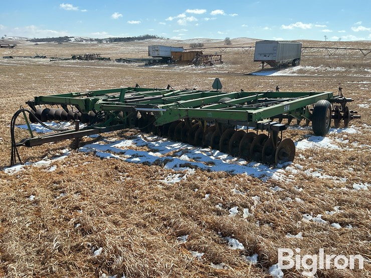 john-deere-331-image-1