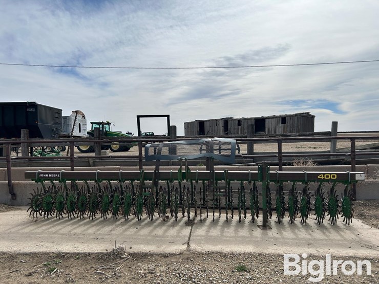 john-deere-400-image-2