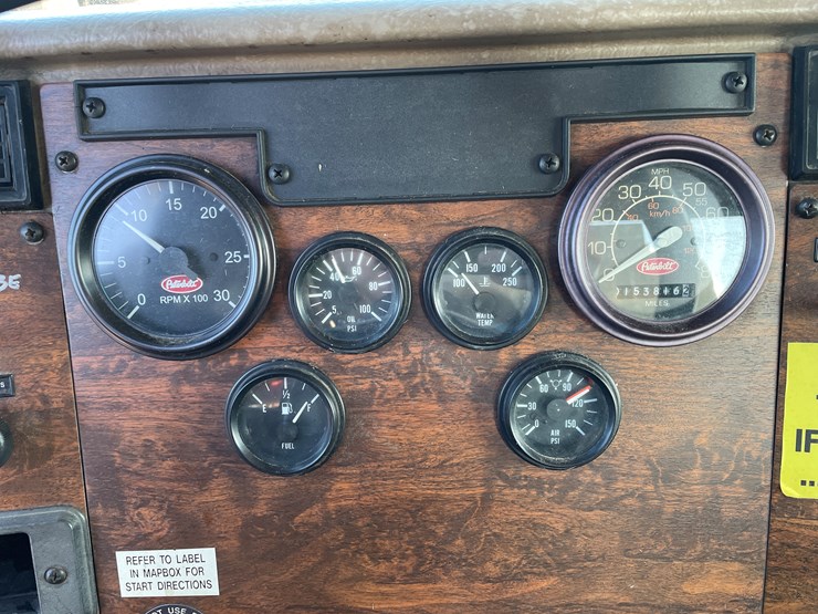 1999-peterbilt-330-image-41