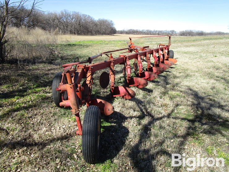 massey-ferguson-880-image-6