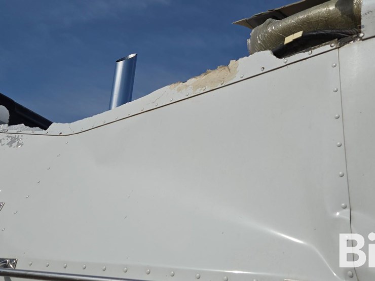 1999-peterbilt-378-image-17