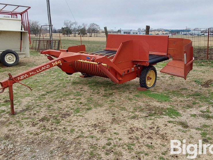 new-holland-144-image-1